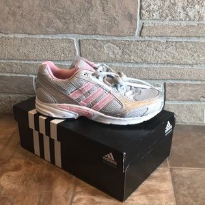 🔥NWT🔥WOMENS ADIDAS DURAMO RUNNING SHOES